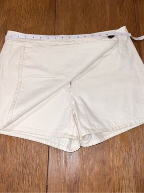 Madewell Ivory Wrap-Front Skort with Button Accent